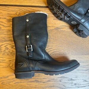 UGG Australia Black Leather Boots with Buckle Bellevue shearling sheepskin‎